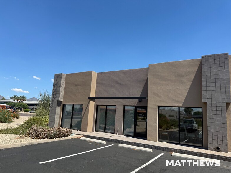 7443 E Butherus Dr, Scottsdale, AZ à louer - Photo du bâtiment - Image 1 de 6