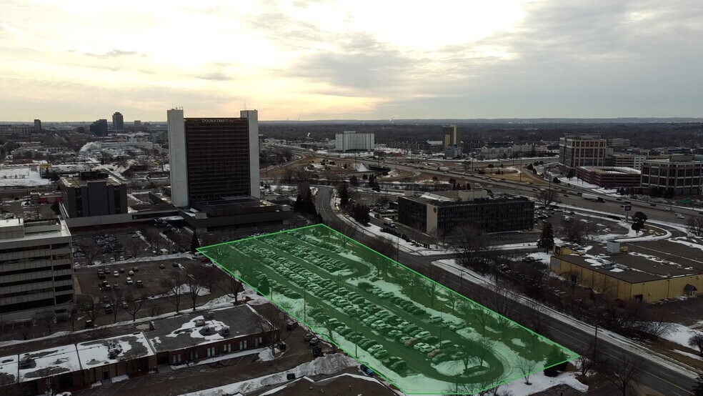 5700 W 78th St, Minneapolis, MN à vendre - Photo du bâtiment - Image 2 de 3