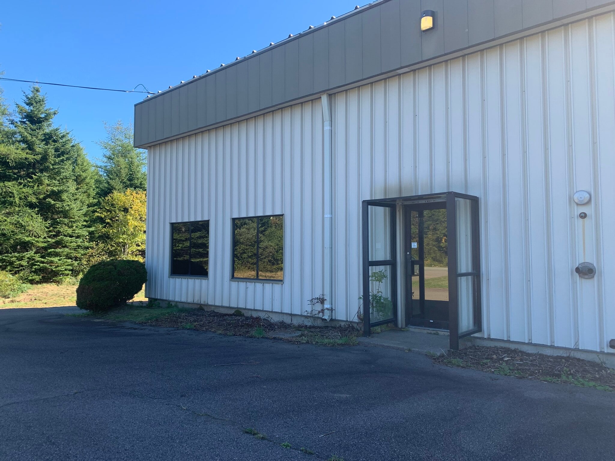 32 Paint St, Port Hawkesbury, NS for lease Interior Photo- Image 1 of 6