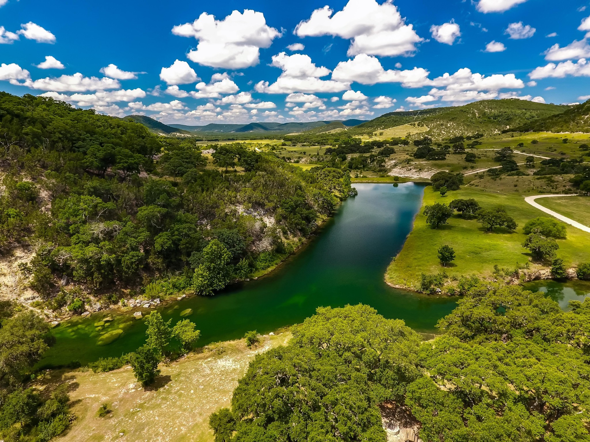 1015A Seco Springs Ranch Rd, Utopia, TX à vendre Photo du b timent- Image 1 de 1