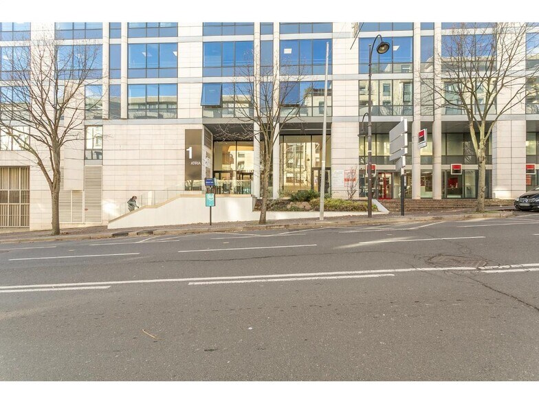 1 Avenue Edouard Belin, Rueil-Malmaison à louer - Photo du bâtiment - Image 3 de 12