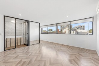 496 Bridge Rd, Richmond for lease Interior Photo- Image 2 of 2