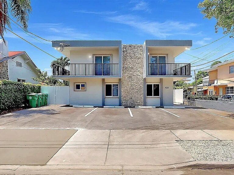 420 SW 14th Ave, Miami, FL à vendre Photo du bâtiment- Image 1 de 6
