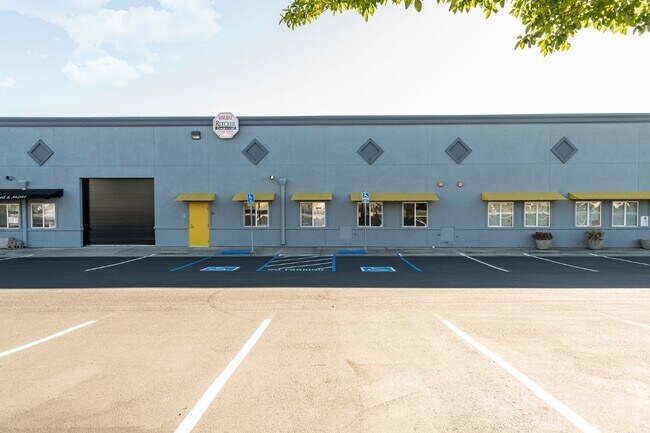 Plus de détails pour 2483-2495 Washington Ave, San Leandro, CA - Flex à vendre
