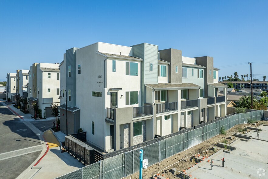 11700-11722 Arkansas St, Artesia, CA à louer - Photo du bâtiment - Image 2 de 6