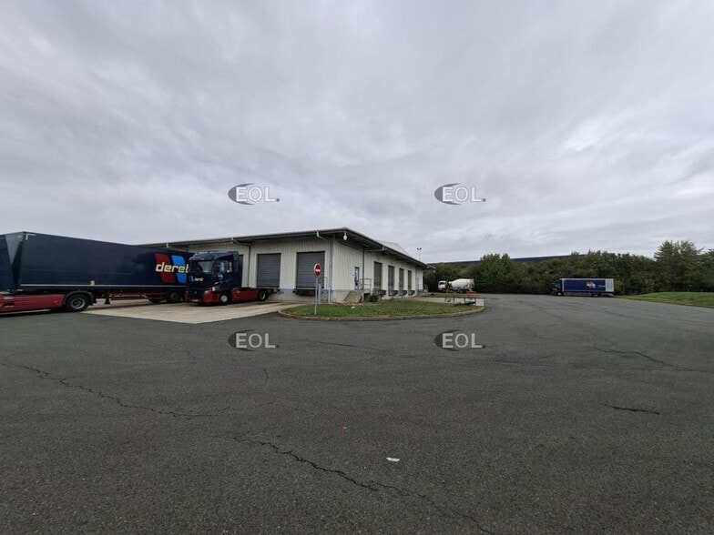 1459 Route D'Ormes, Saran à louer - Photo du bâtiment - Image 3 de 15