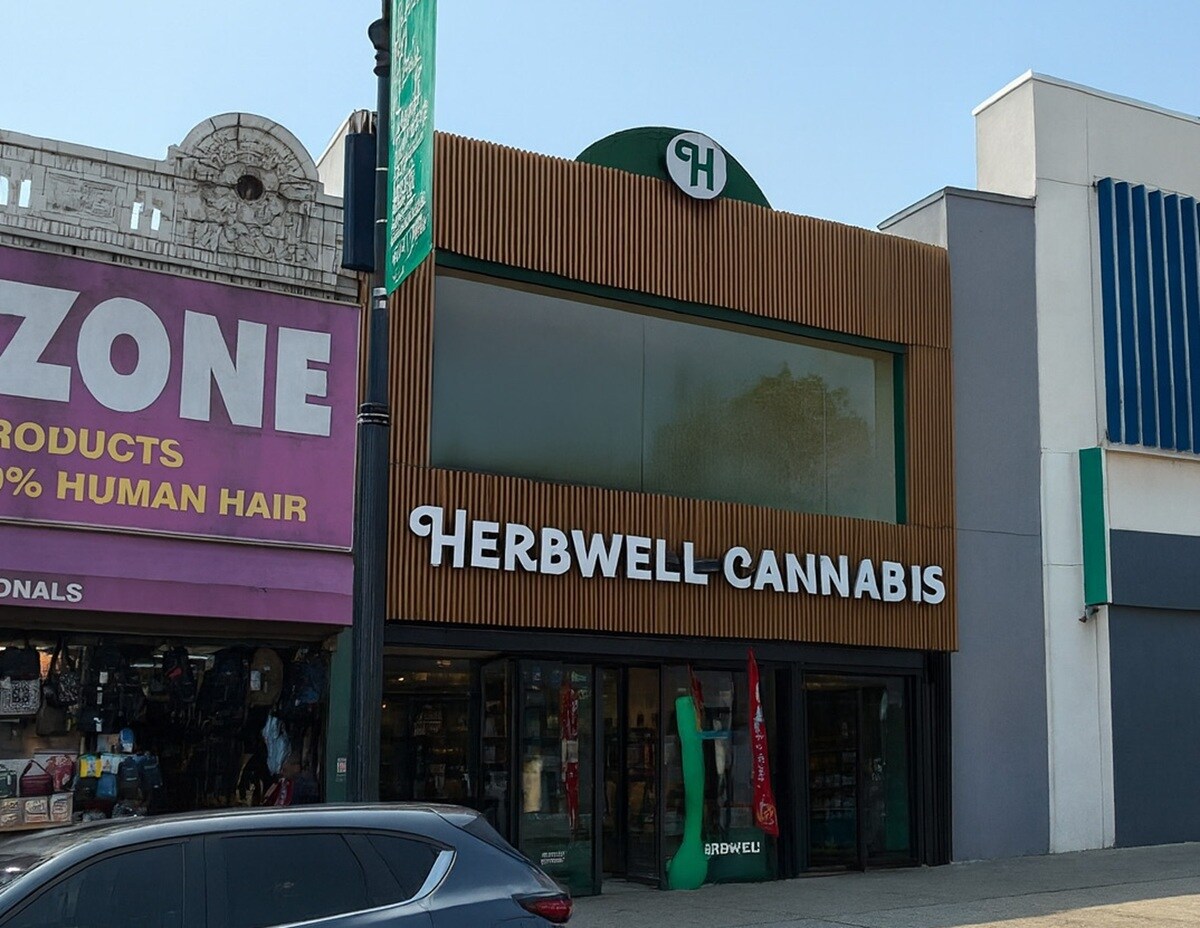 360-386 E Fordham Rd, Bronx, NY for lease Building Photo- Image 1 of 8