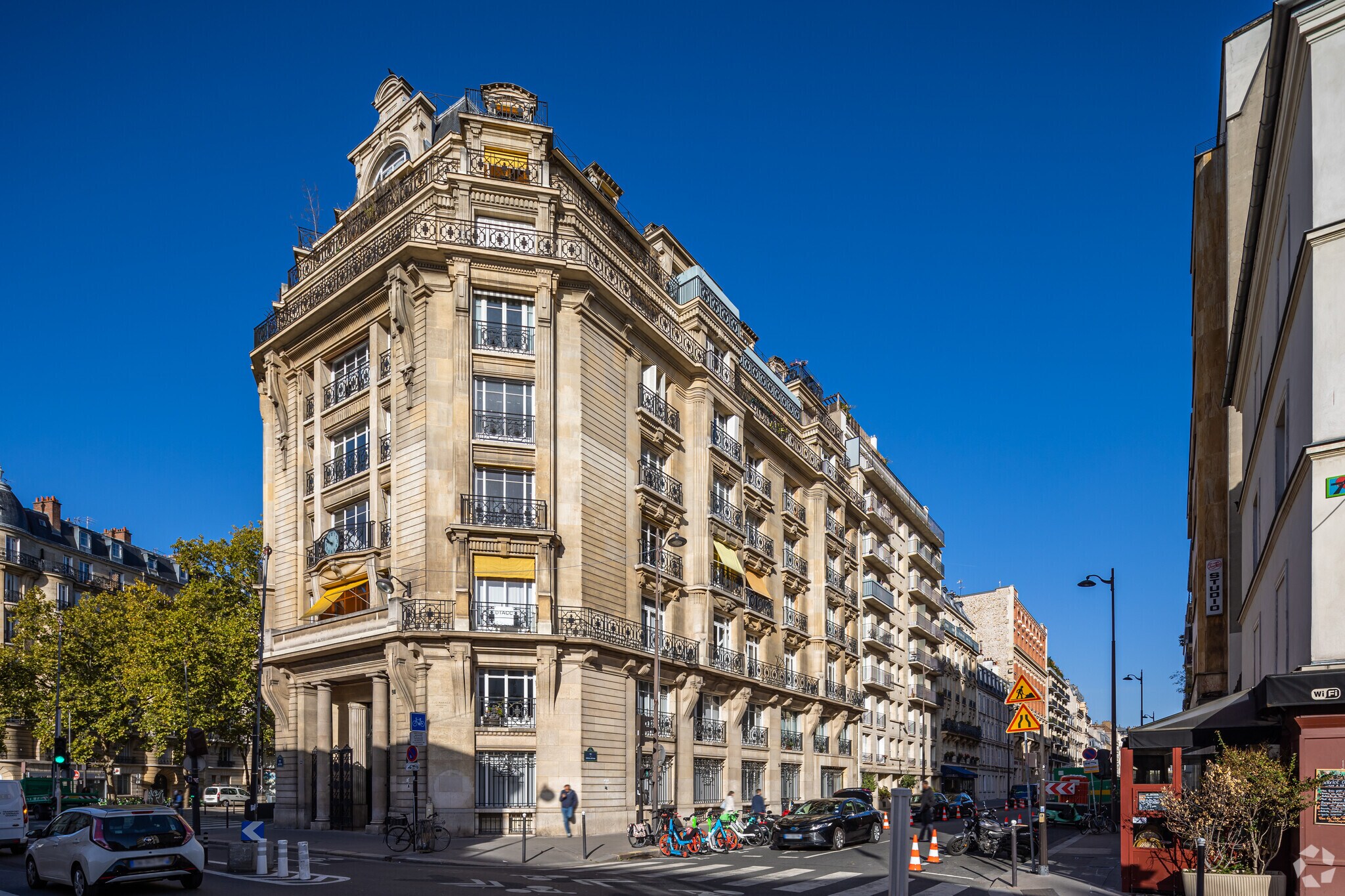 98 Rue De Sèvres, Paris for lease Building Photo- Image 1 of 7