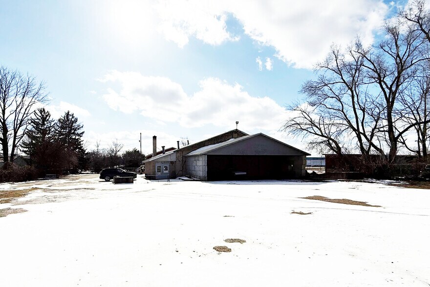 1008 E Crosstown Pky, Kalamazoo, MI à vendre - Photo principale - Image 1 de 11