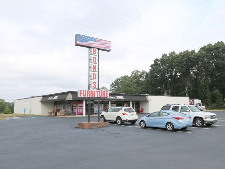 106 W Wade Hampton Blvd, Greer, SC for sale - Primary Photo - Image 1 of 11