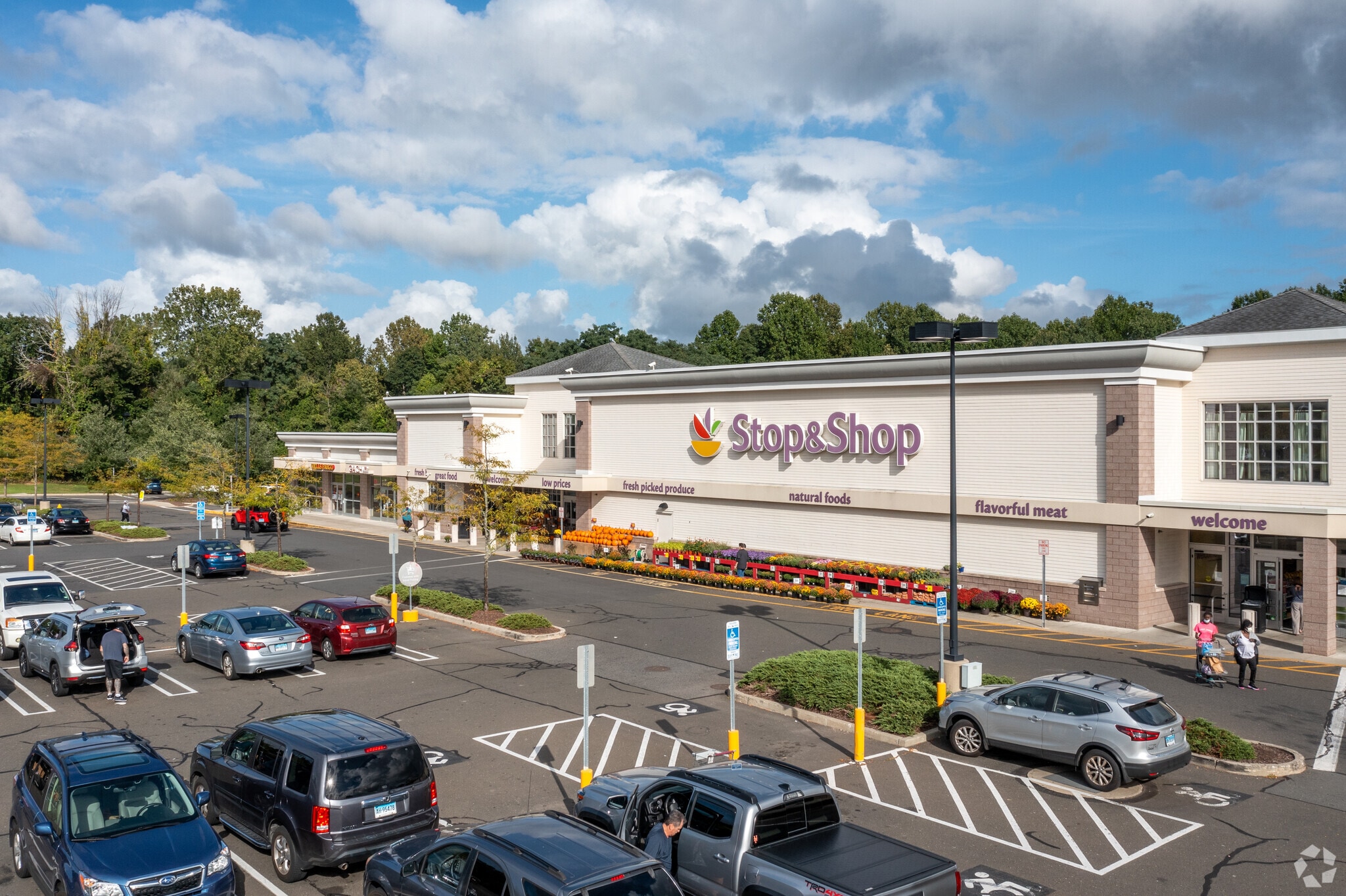 470-484 Monroe Tpke, Monroe, CT for lease Primary Photo- Image 1 of 4