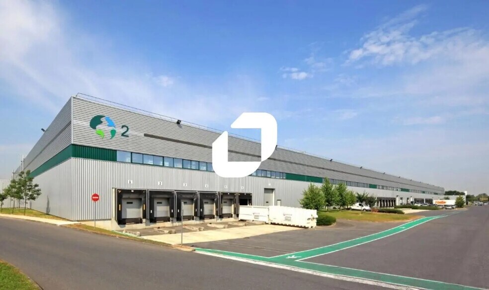 Industrial in Lisses for lease - Building Photo - Image 3 of 6