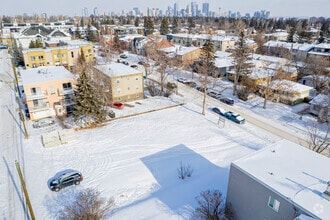 3711 15 St SW, Calgary, AB - Aerial  map view