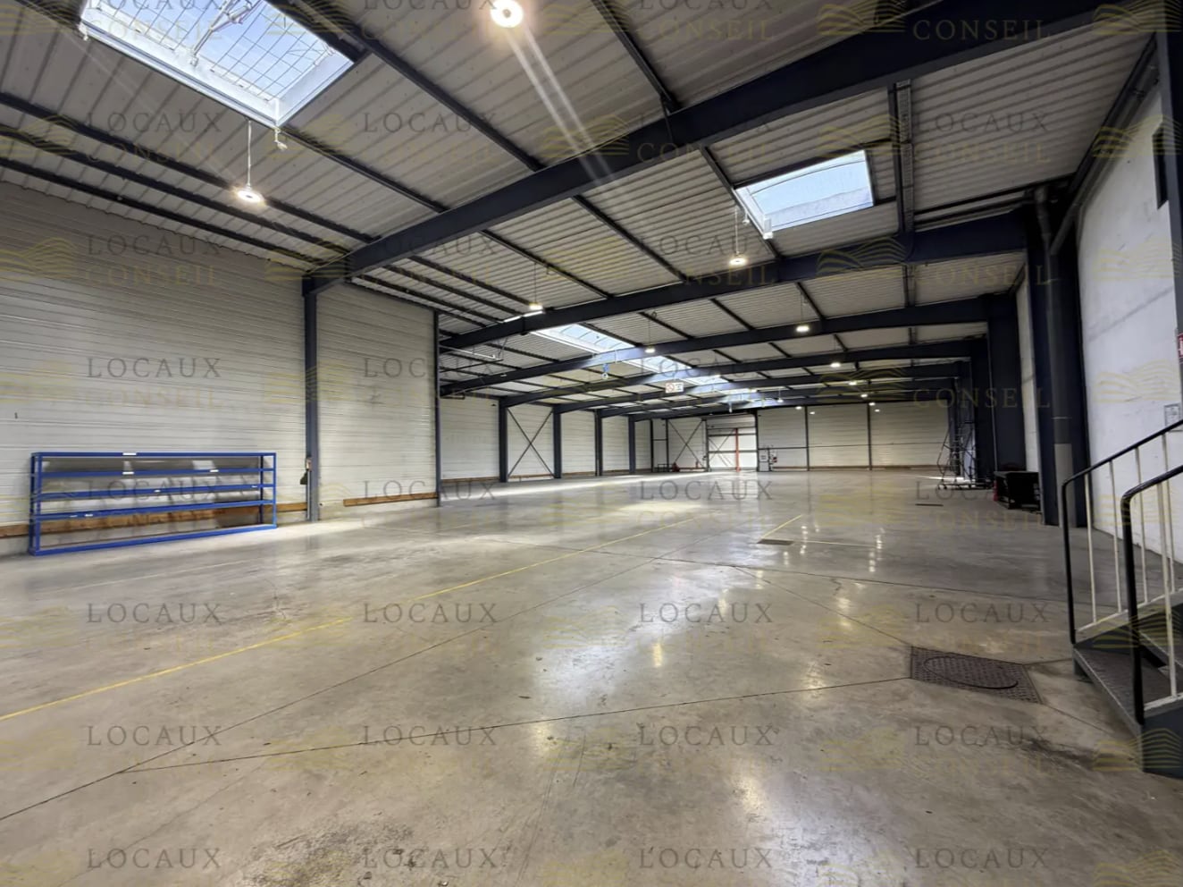 Flex in Tremblay-en-France for lease Interior Photo- Image 1 of 7