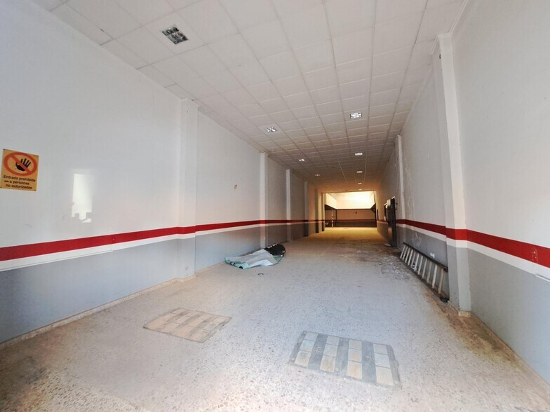 Commerce de détail dans València à vendre - Photo du bâtiment - Image 2 de 15