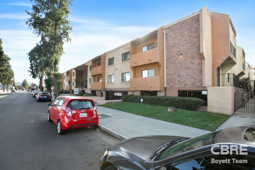 7235 Baird Ave, Reseda, CA à vendre - Photo du bâtiment - Image 1 de 14