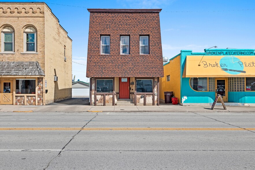 1308 Washington St, Manitowoc, WI for sale - Building Photo - Image 2 of 22