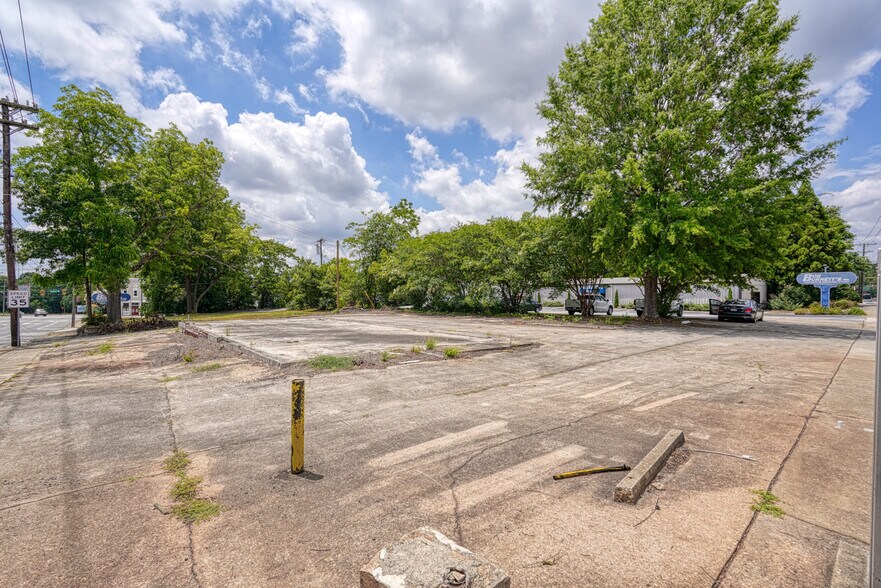 300 N Church St, Spartanburg, SC à vendre - Photo du bâtiment - Image 3 de 27