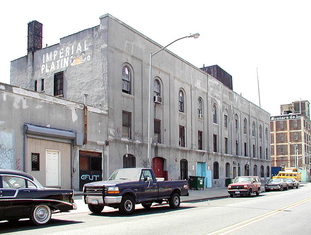 100 Metropolitan Ave, Brooklyn, NY à louer Photo principale- Image 1 de 7