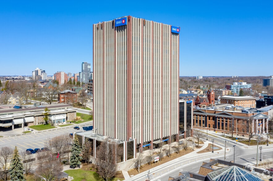 20 W Erb St, Waterloo, ON for lease - Primary Photo - Image 1 of 5