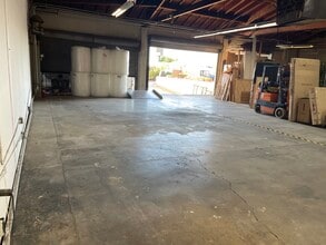 711 E Rosecrans Ave, Los Angeles, CA for lease Interior Photo- Image 2 of 2