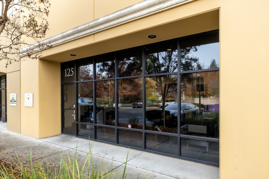 105-175 Foss Creek Cir, Healdsburg, CA for lease - Building Photo - Image 2 of 5