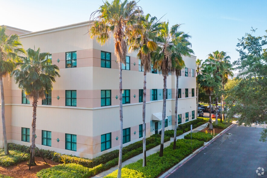 350 NW 84th Ave, Plantation, FL for lease - Building Photo - Image 2 of 8