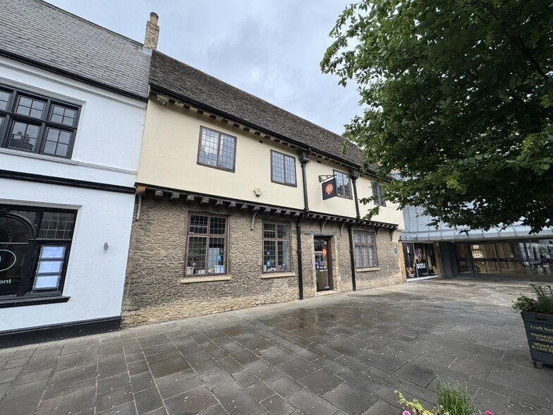 4 Cumbergate, Peterborough for sale - Building Photo - Image 2 of 18