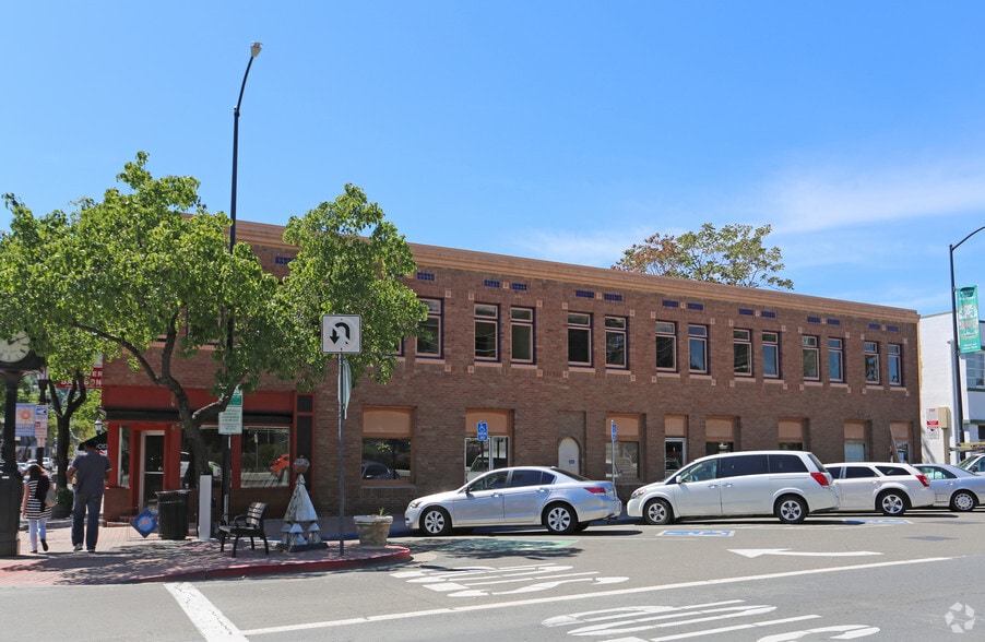 630 Court St, Martinez, CA for lease - Building Photo - Image 2 of 4