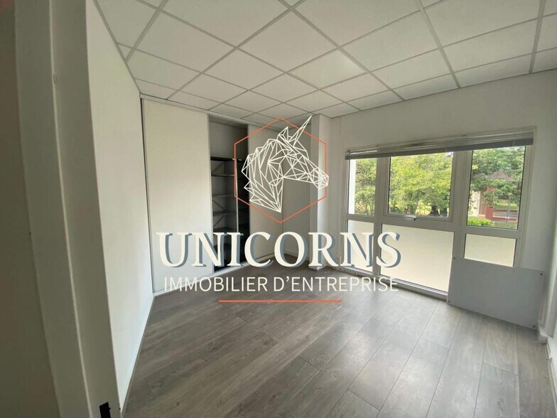 60 Boulevard Déodat De Séverac, Toulouse for lease - Interior Photo - Image 1 of 5