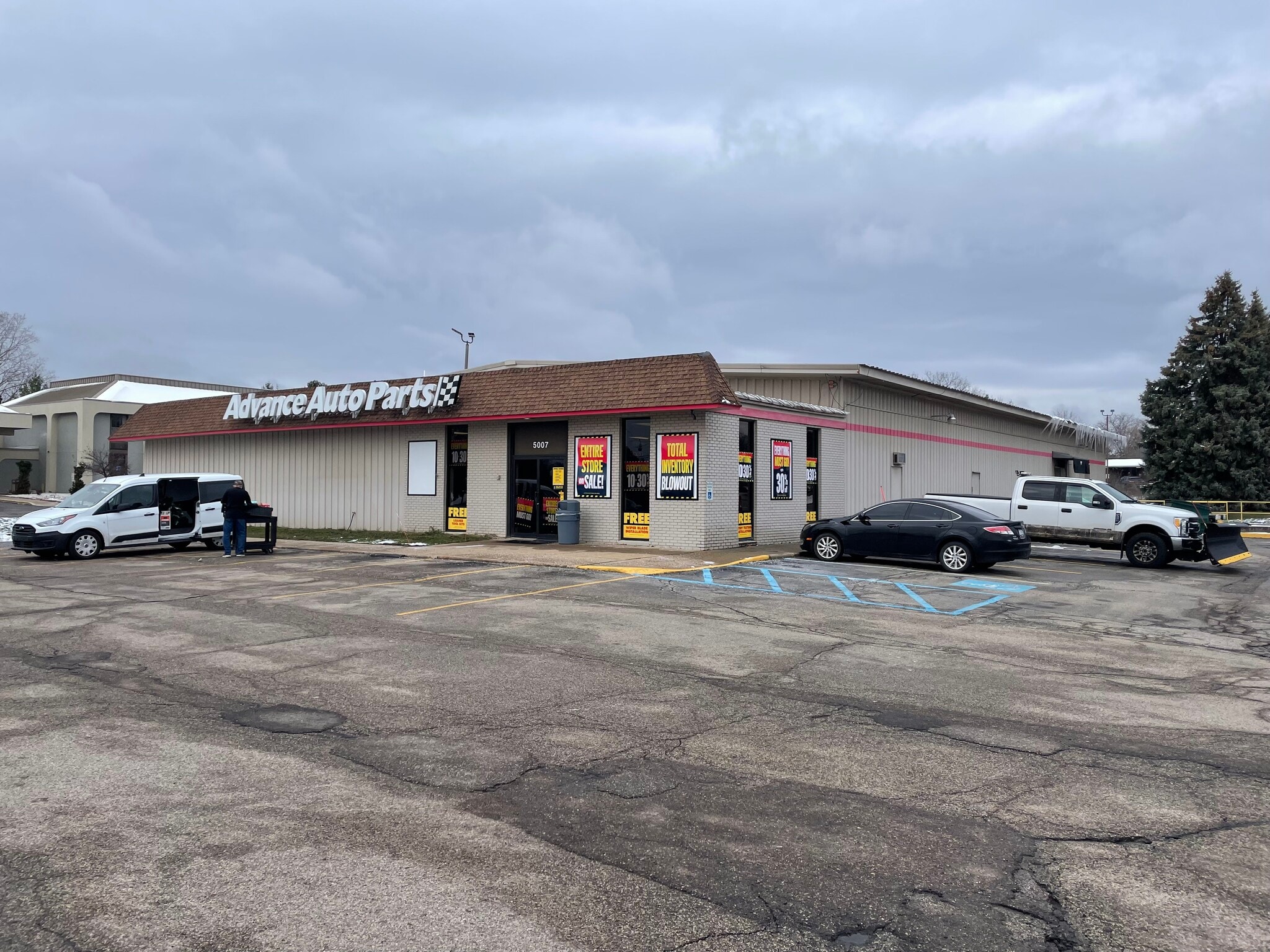 5007 28th St SE, Grand Rapids, MI for sale Building Photo- Image 1 of 6