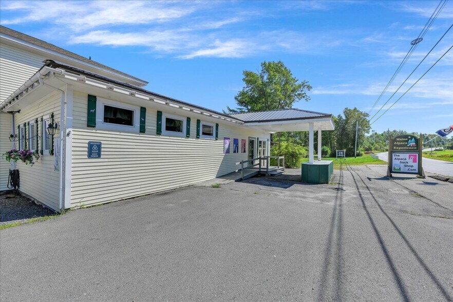 608 Atlantic Hwy, Northport, ME à vendre - Photo du bâtiment - Image 2 de 17