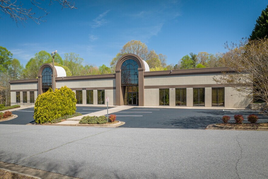 1270 25th Street Pl SE, Hickory, NC à louer - Photo du bâtiment - Image 2 de 54
