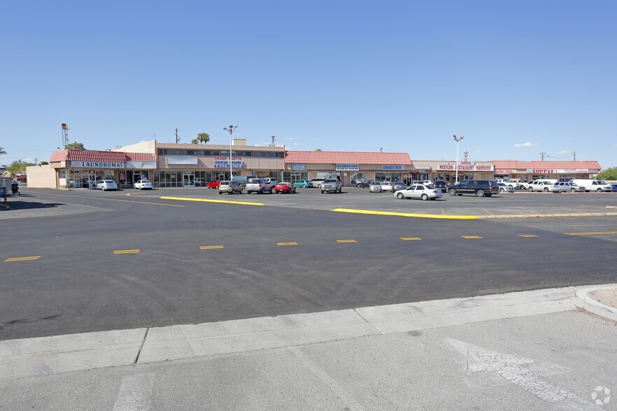 1000-1078 N Rancho Dr, Las Vegas, NV à louer - Photo du bâtiment - Image 1 de 4
