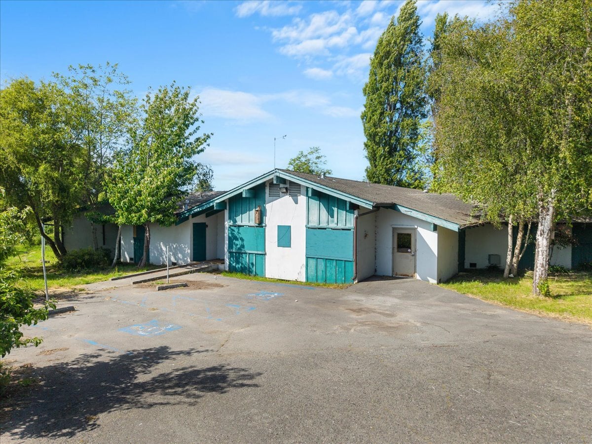 4555 Valley West Dr, Arcata, CA à vendre Photo du bâtiment- Image 1 de 15