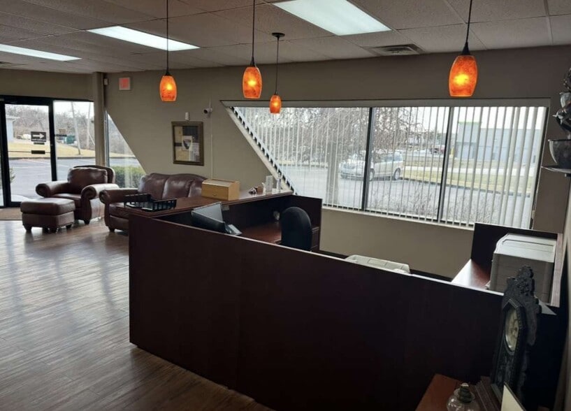 501 N Service Rd, Saint Peters, MO à vendre - Photo intérieure - Image 3 de 11