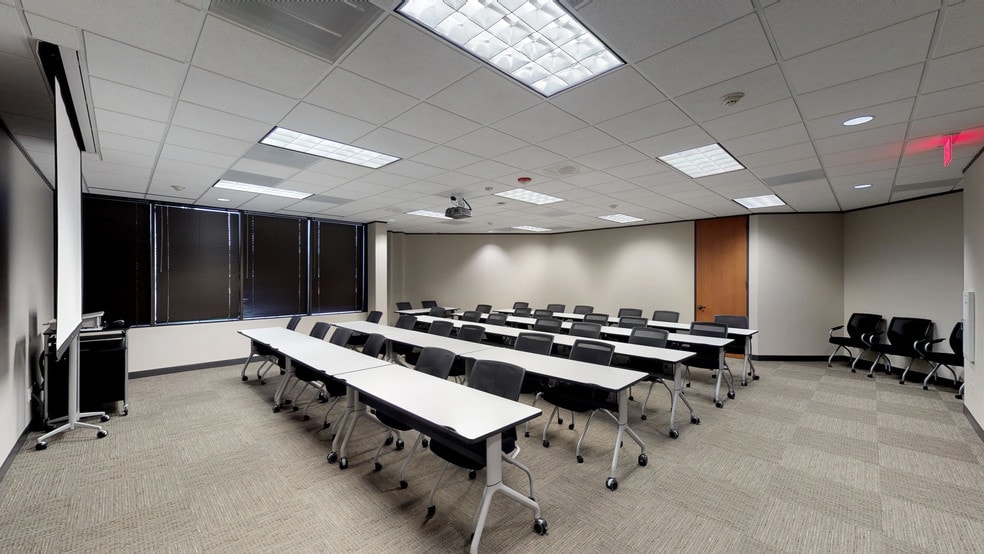 2500 Fondren Rd, Houston, TX for lease - Matterport 3D Scan - Image 2 of 21