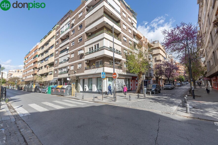 Calle Mulhacén, 8-8, Granada, Granada for sale - Building Photo - Image 1 of 30