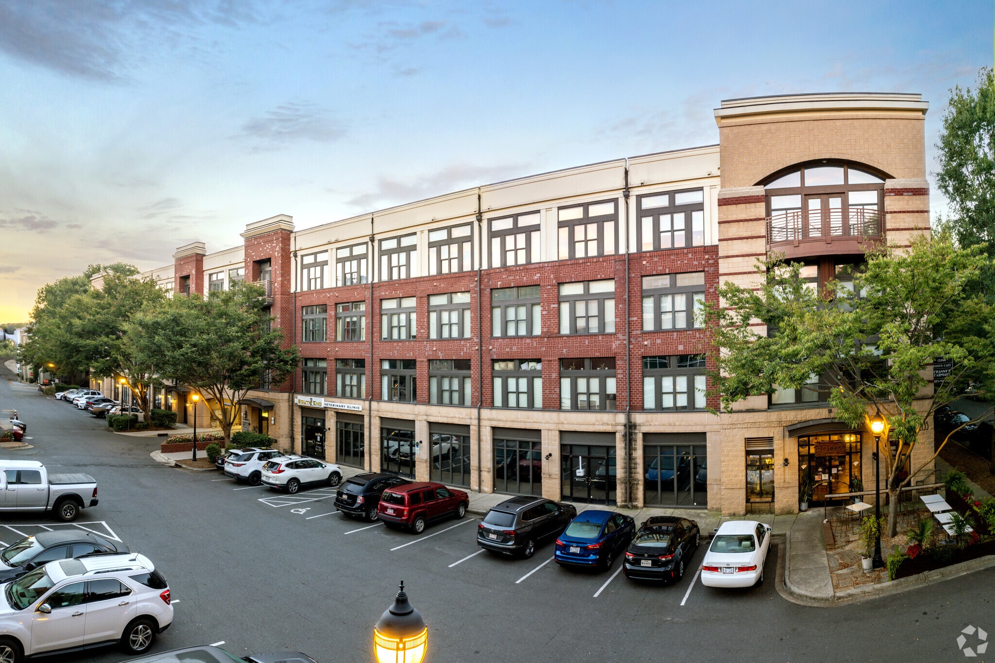 2115-2135 Southend Dr, Charlotte, NC for lease Primary Photo- Image 1 of 36