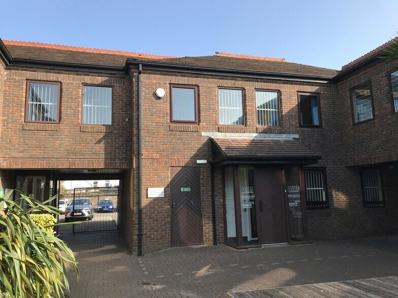 256 Cowbridge Rd E, Cardiff à vendre - Photo du bâtiment - Image 1 de 7