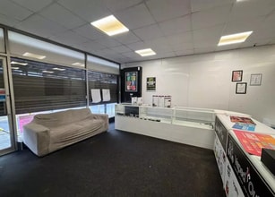 109 Dunraven St, Tonypandy for lease Interior Photo- Image 2 of 7