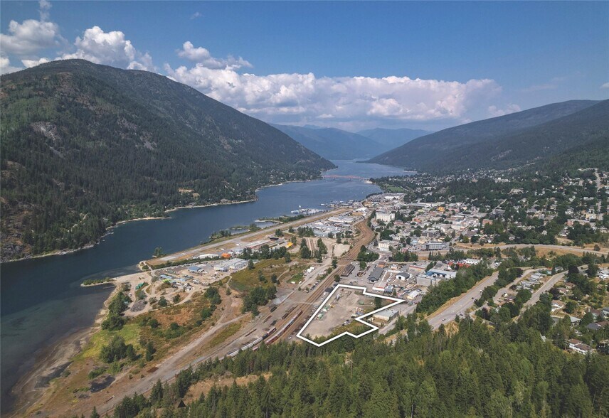 95 Government Rd, Nelson, BC à vendre - Photo du bâtiment - Image 3 de 25
