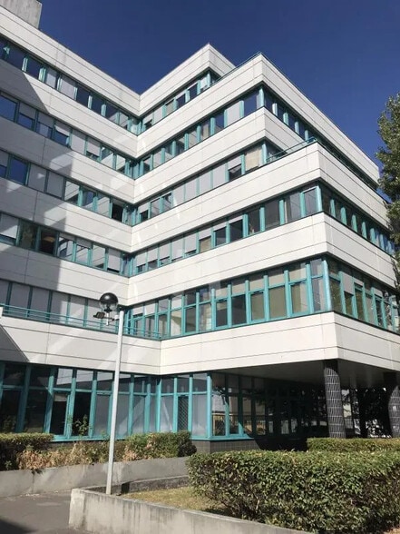 Office in Massy for lease - Building Photo - Image 3 of 7