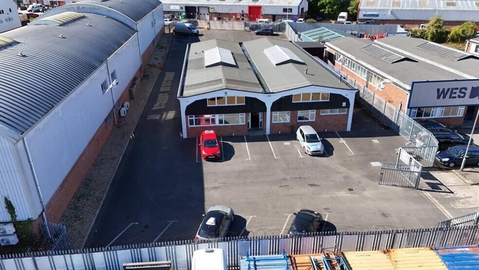 Crittall Rd, Witham à louer - Photo du bâtiment - Image 3 de 7