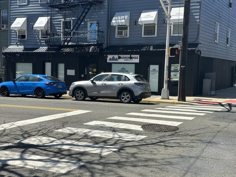 93-95 Central Ave, Jersey City, NJ for lease - Building Photo - Image 1 of 4