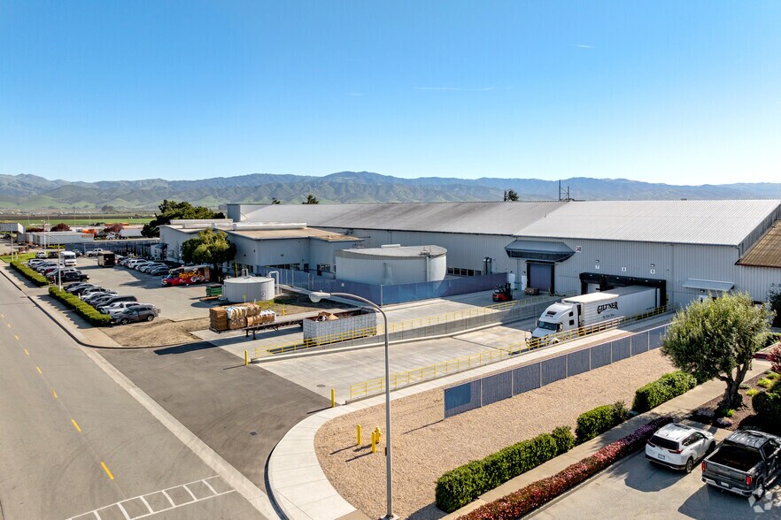 340 El Camino Real South, Salinas, CA à louer - Photo du bâtiment - Image 2 de 9