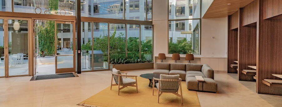 20400 Stevens Creek Blvd, Cupertino, CA à louer - Hall d’entrée - Image 3 de 19