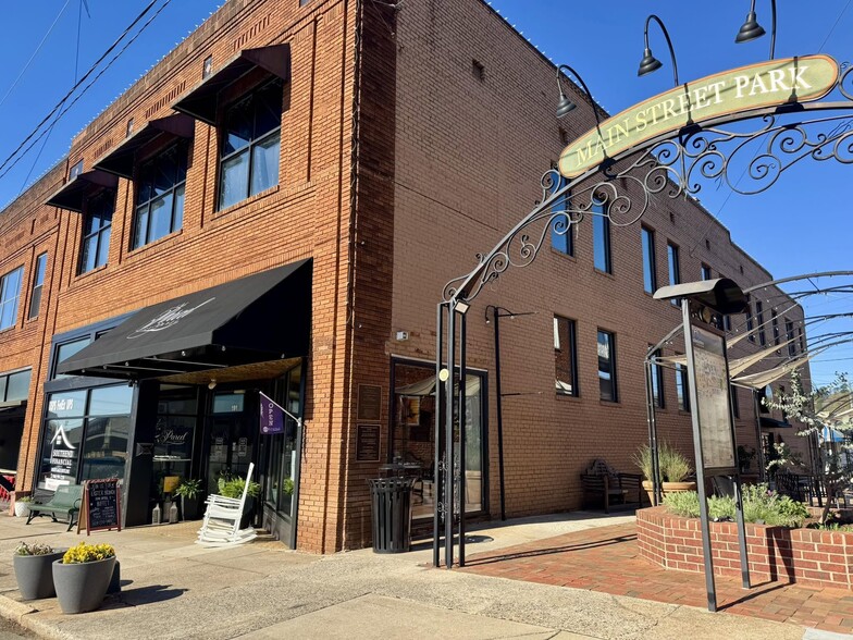 191 N Main St, Rutherfordton, NC for sale - Building Photo - Image 1 of 8