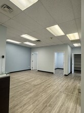 690 Kinderkamack Rd, Oradell, NJ for lease Interior Photo- Image 2 of 12