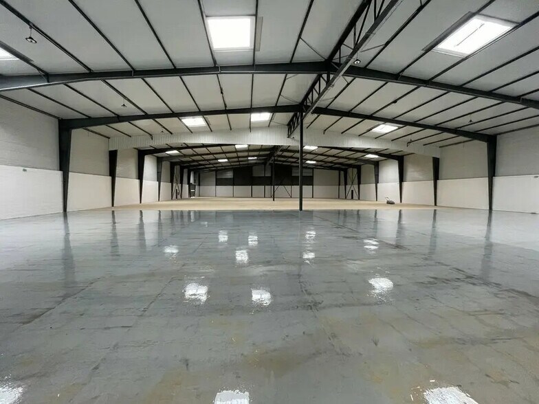 Industrial in Le Blanc-Mesnil for lease - Interior Photo - Image 3 of 3